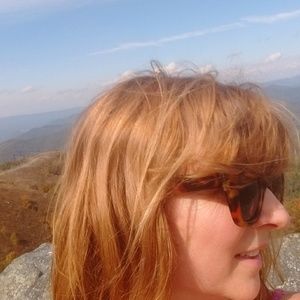 Meet your Posher, Laura